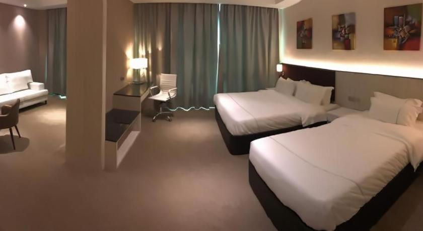 Higher Hotel Bandar Seri Begawan Exterior foto
