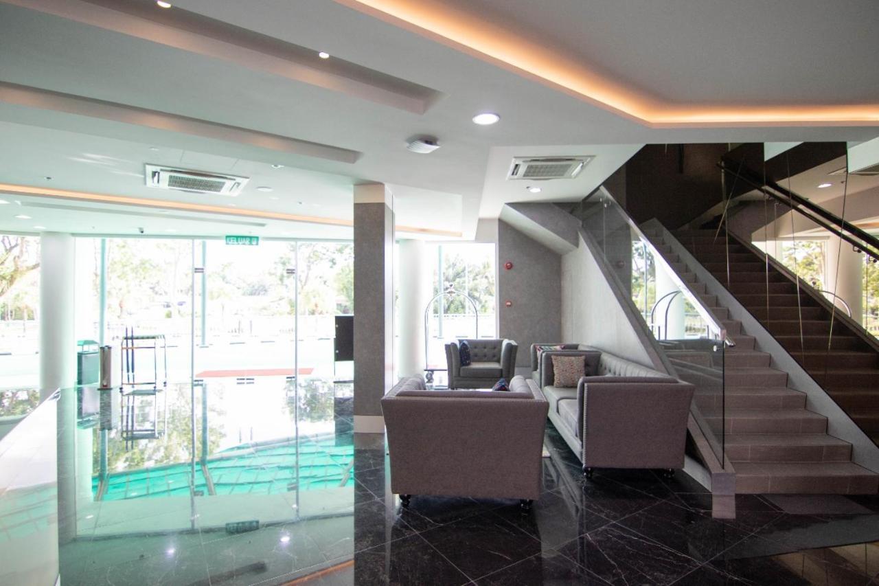 Higher Hotel Bandar Seri Begawan Exterior foto