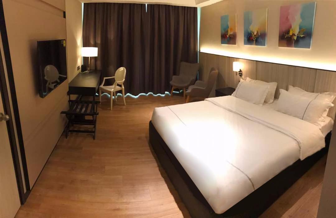 Higher Hotel Bandar Seri Begawan Exterior foto