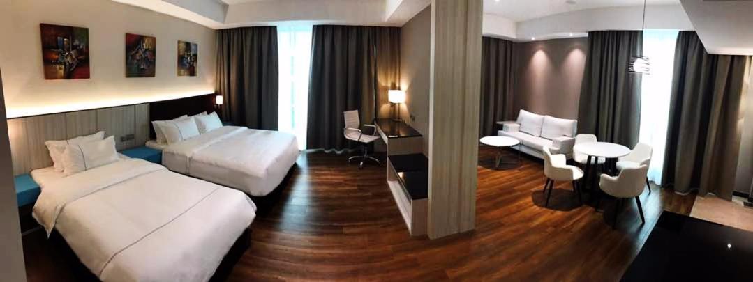 Higher Hotel Bandar Seri Begawan Exterior foto