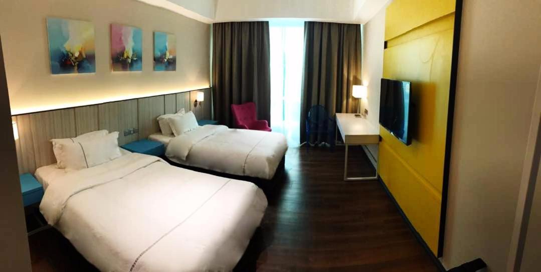 Higher Hotel Bandar Seri Begawan Exterior foto